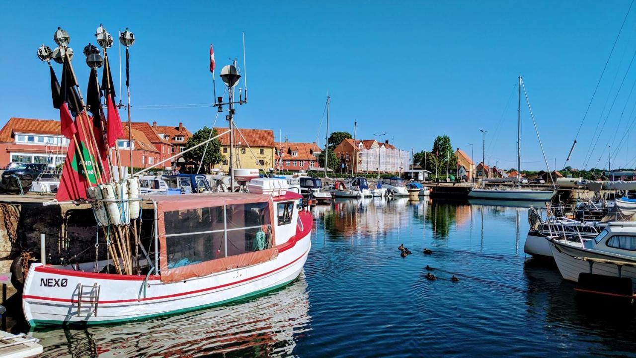 Harbour Sleep Motel Nexo Bagian luar foto