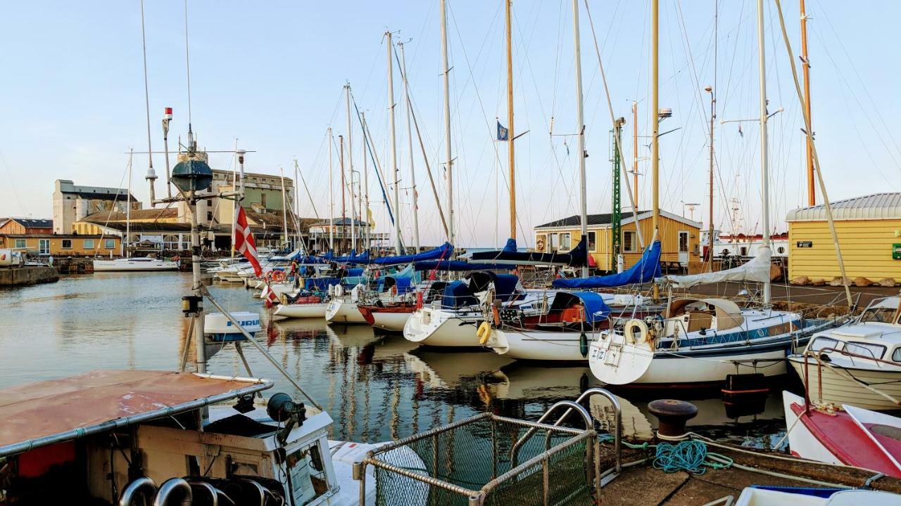 Harbour Sleep Motel Nexo Bagian luar foto