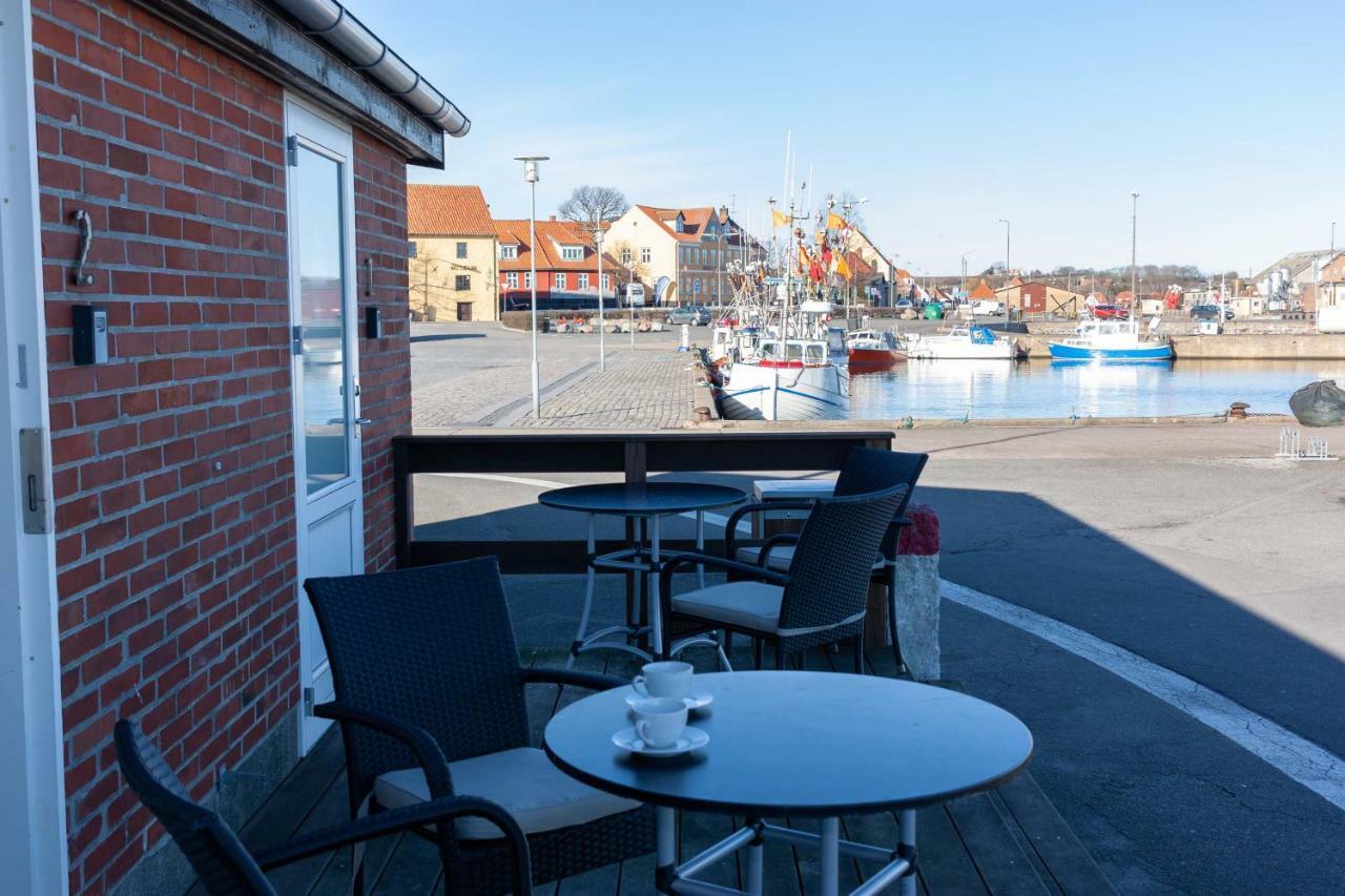 Harbour Sleep Motel Nexo Bagian luar foto